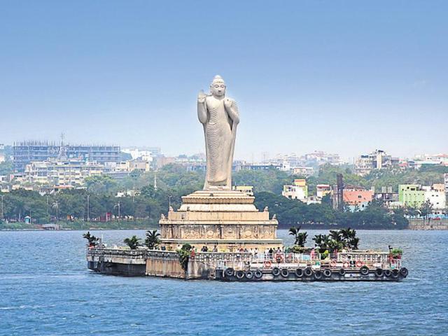 hussain sagar lake with buddha statue